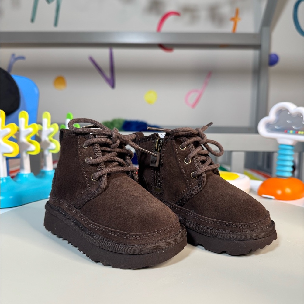 UGG Neumel II Toddler Boots Size 6 — Chocolate Brown